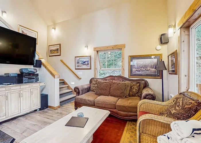 Merry Creekside Retreat